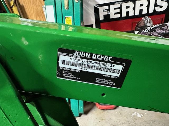 2017 John Deere 1025R Image