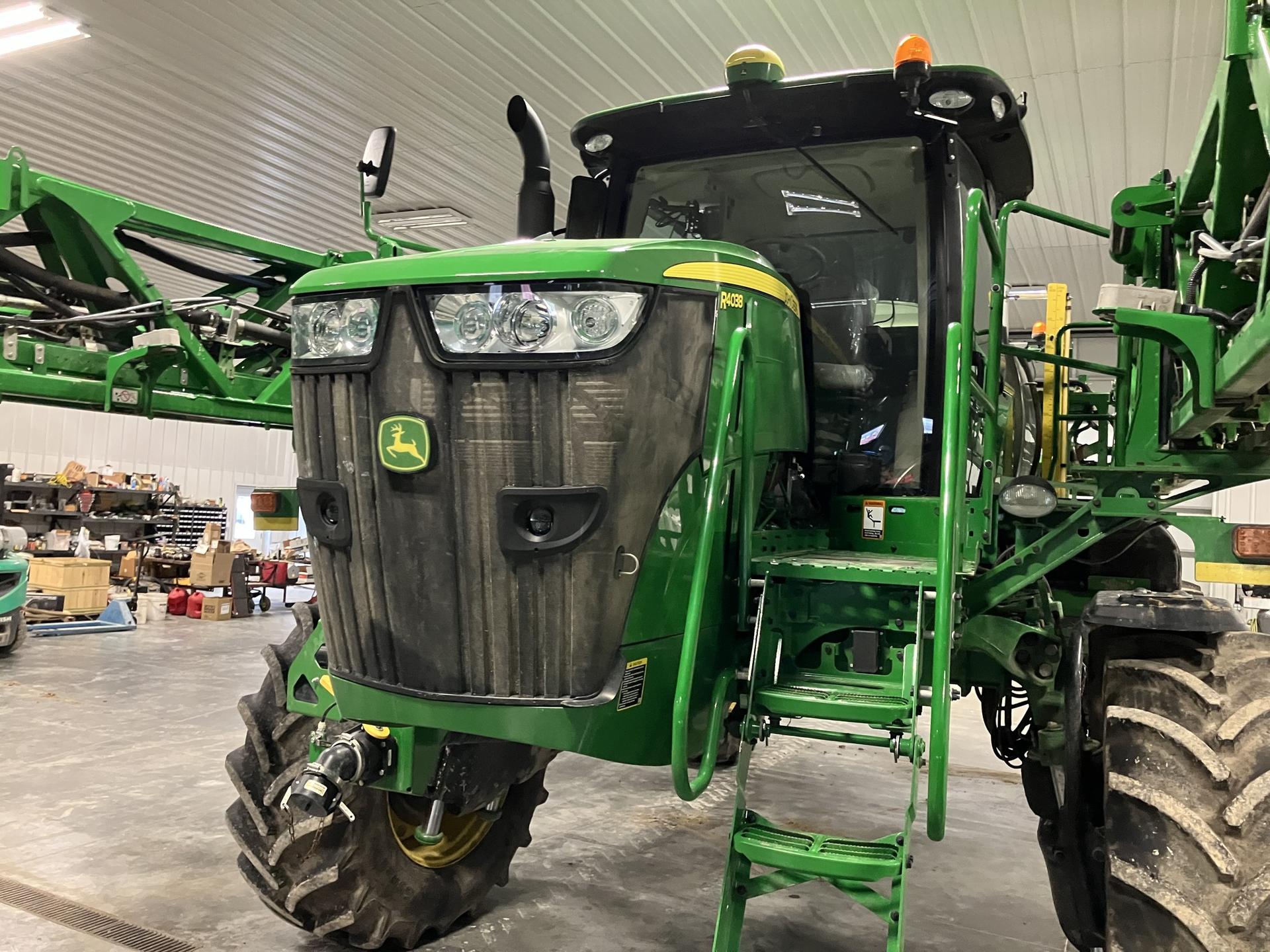 2021 John Deere R4038