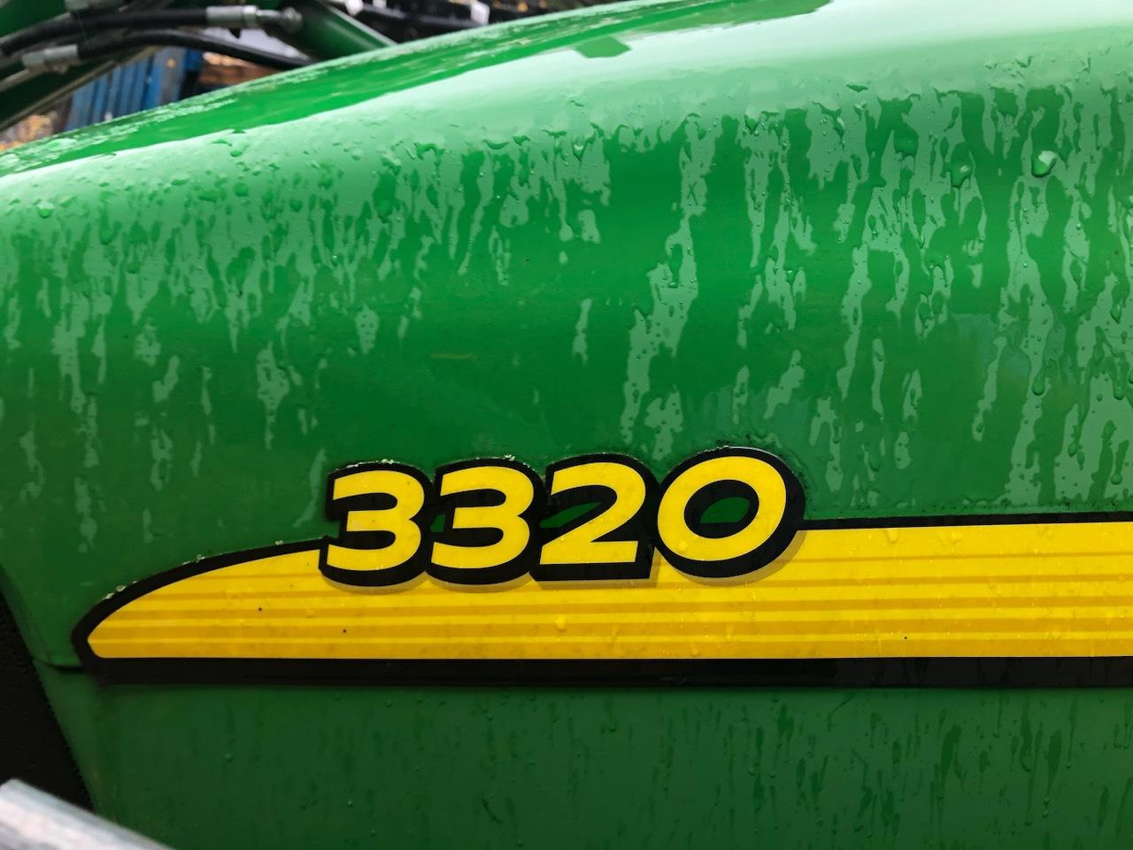 2010 John Deere 3320