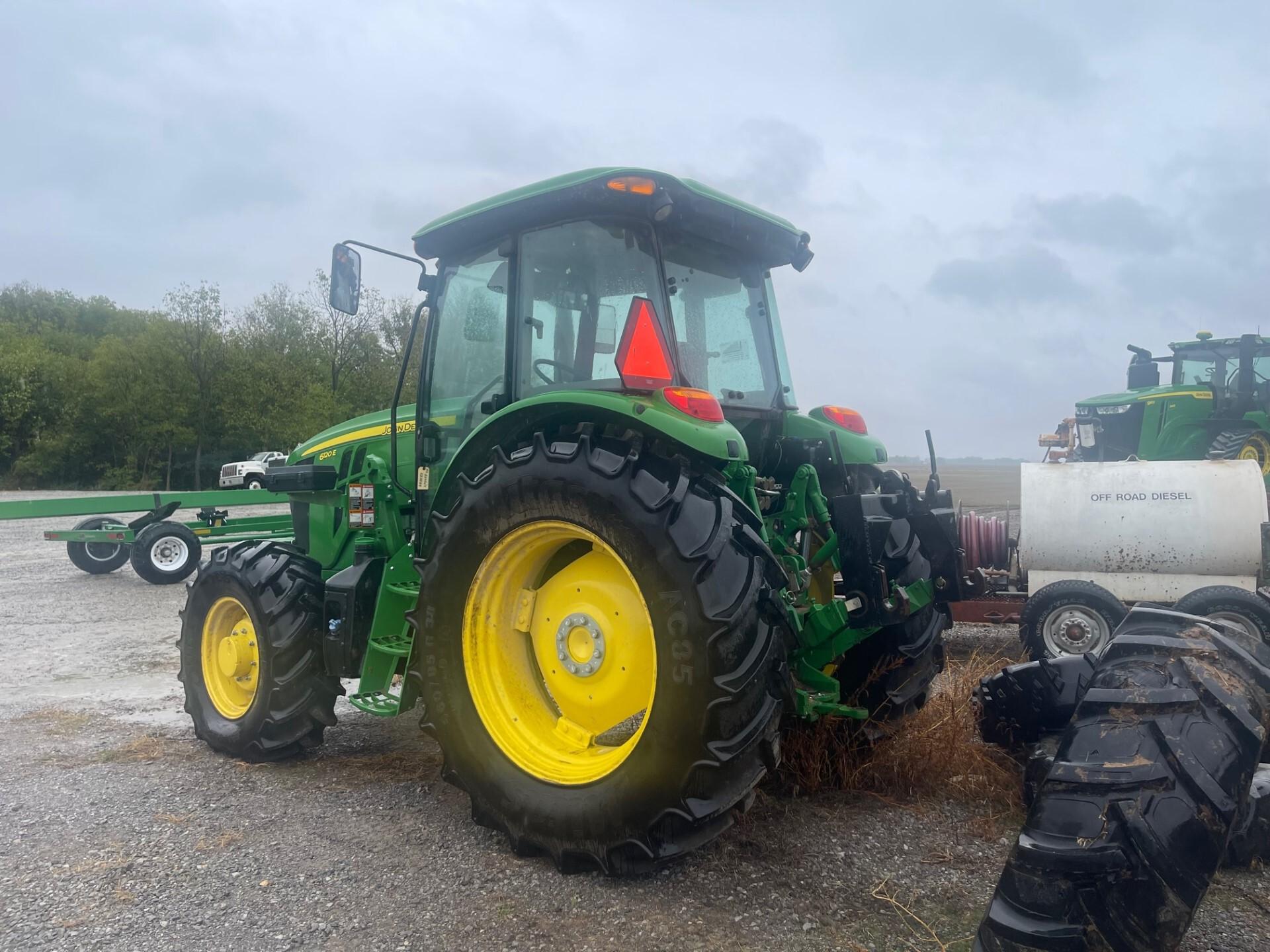 2022 John Deere 6120E