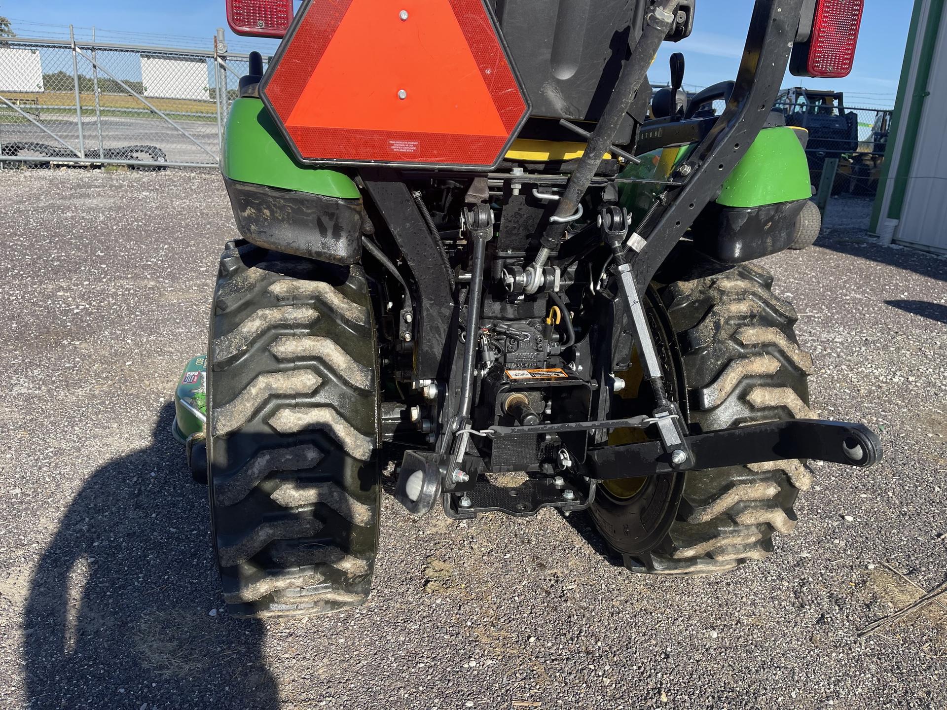 2019 John Deere 2025R