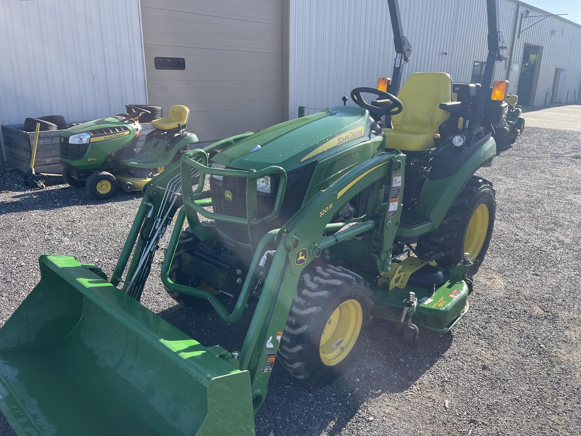 2019 John Deere 2025R