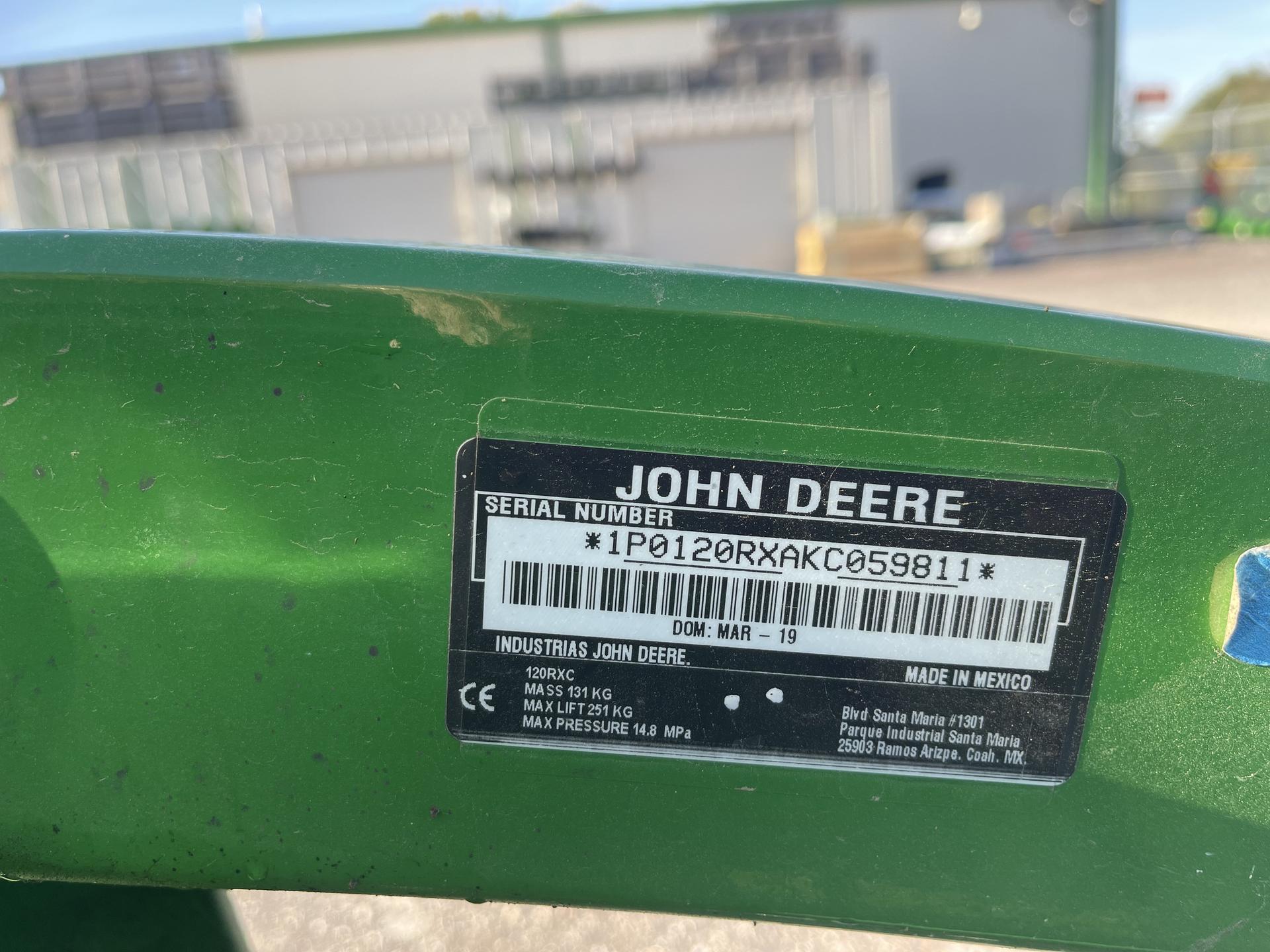 2019 John Deere 2025R