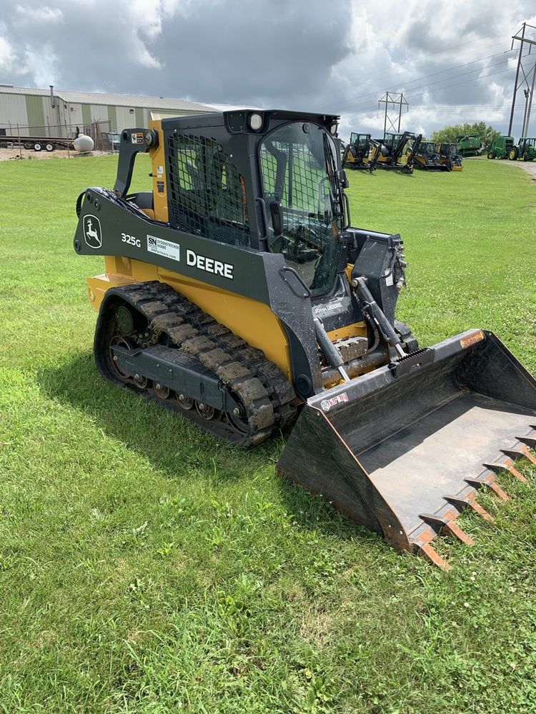 2022 John Deere 325G