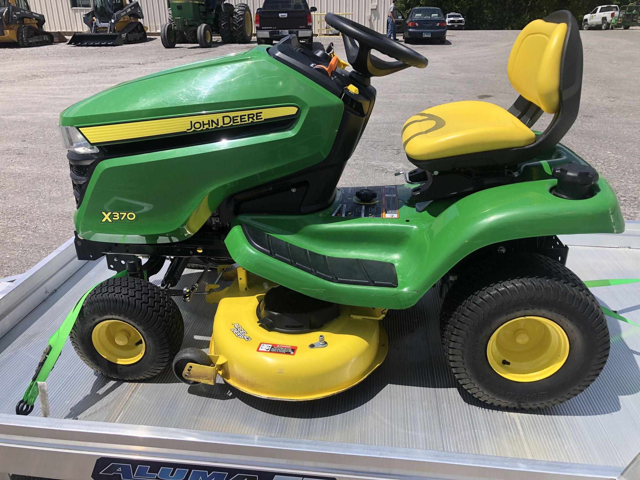 2019 John Deere X370