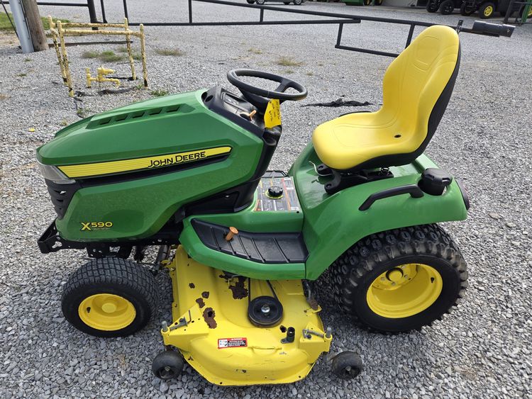 2015 John Deere X590