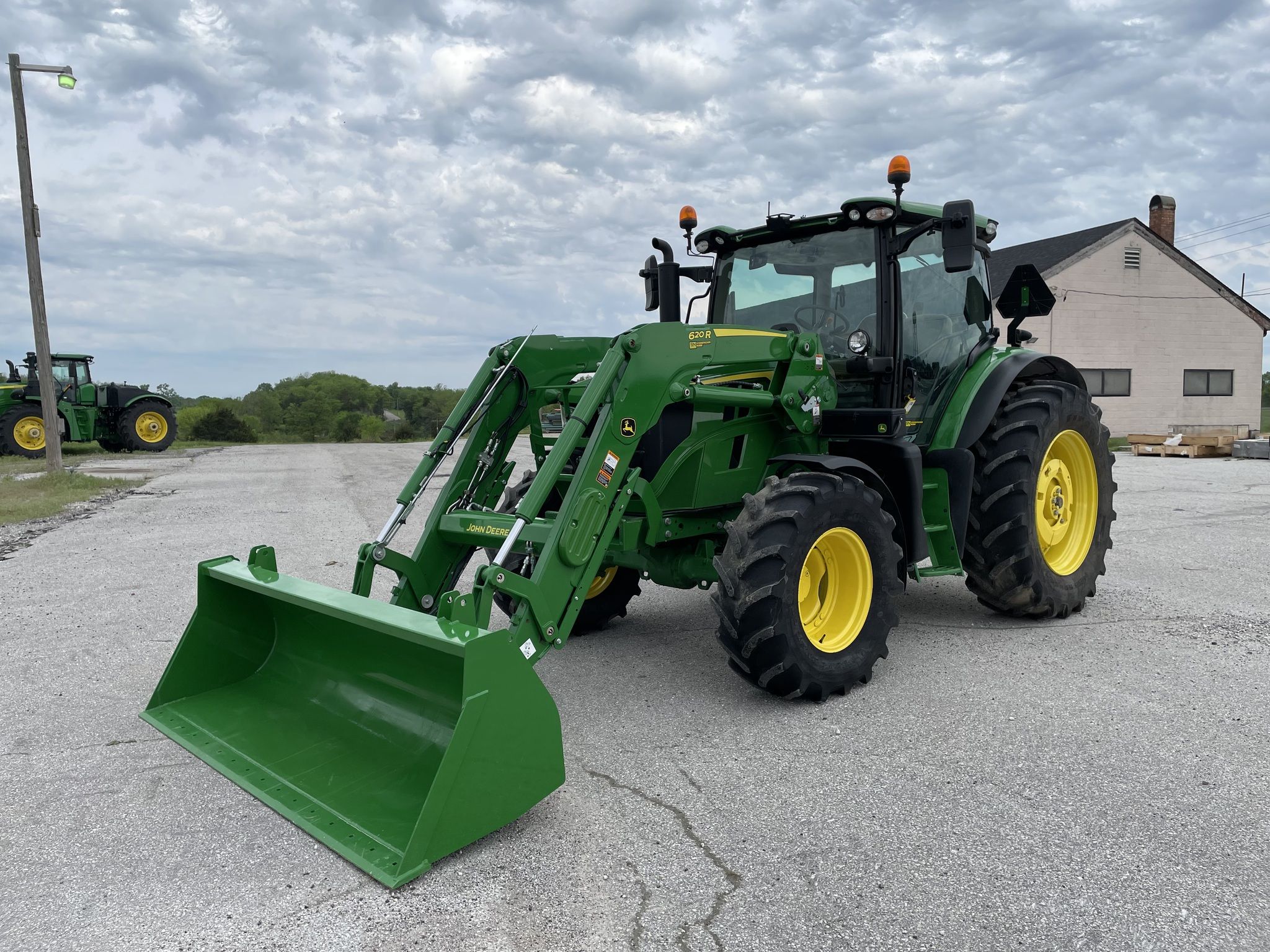 2023 John Deere 6R 130