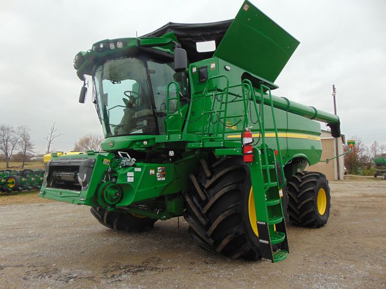 2023 John Deere S780