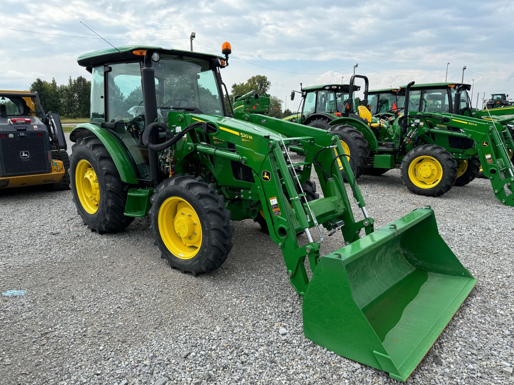 2023 John Deere 5075E