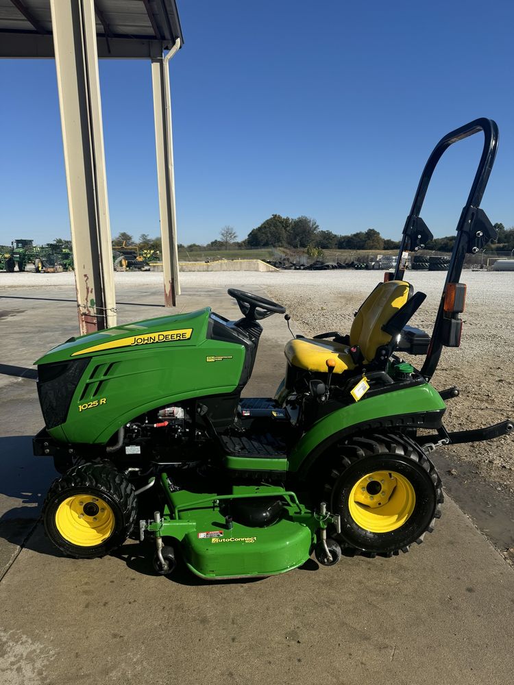 2016 John Deere 1025R