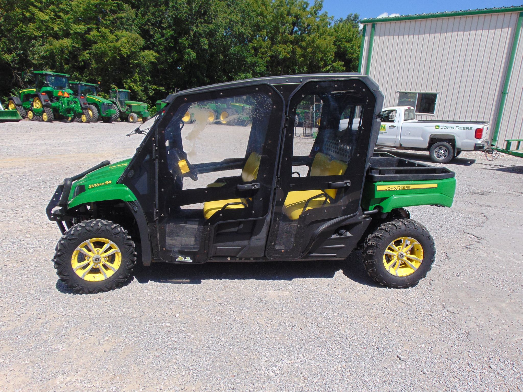 2017 John Deere XUV 590i