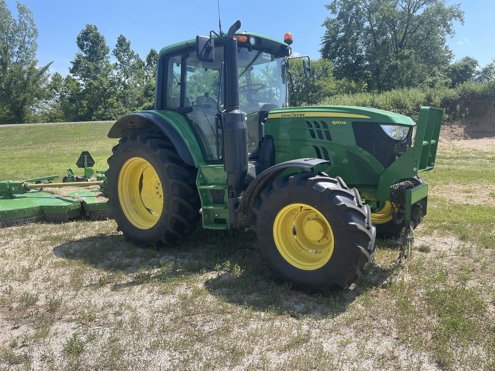 2019 John Deere 6110M