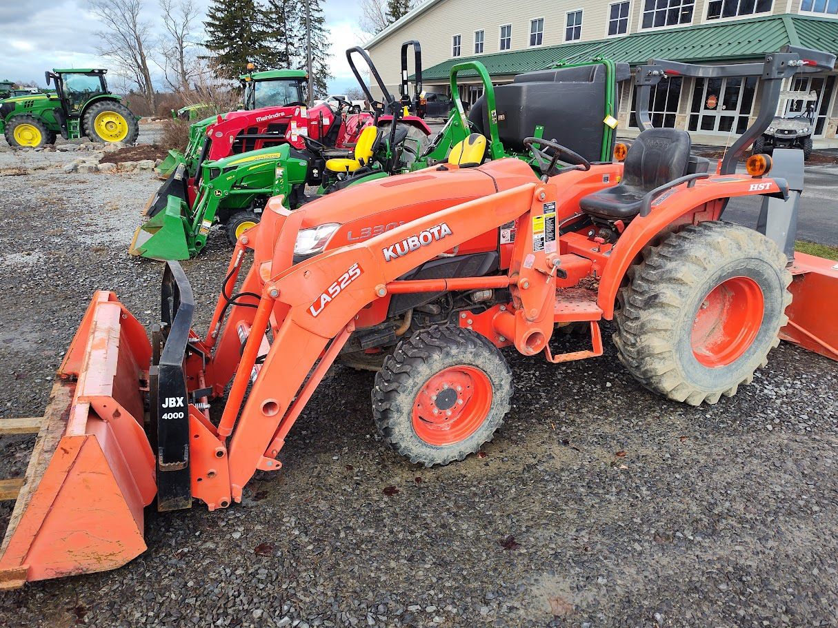 2016 Kubota L3301 Image