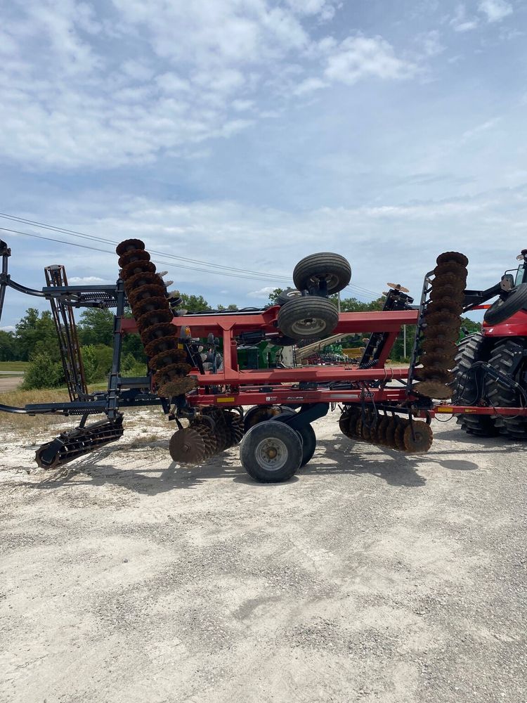 2010 Case IH 330 Image