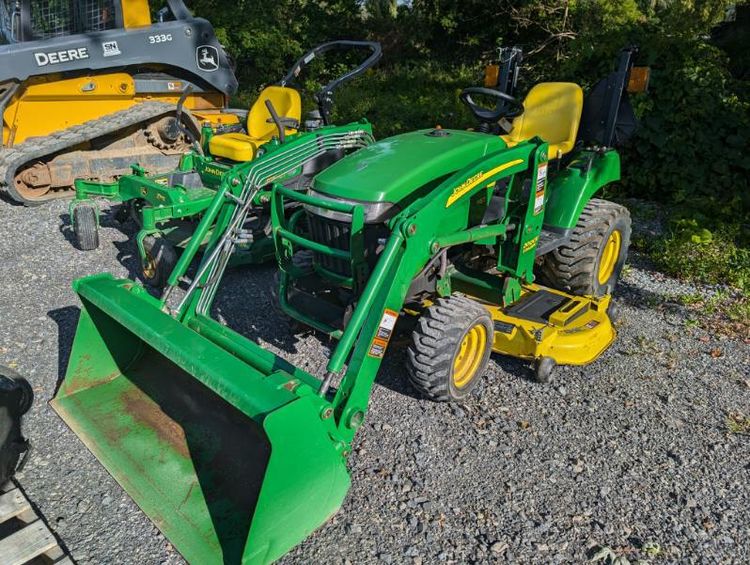 2007 John Deere 2305