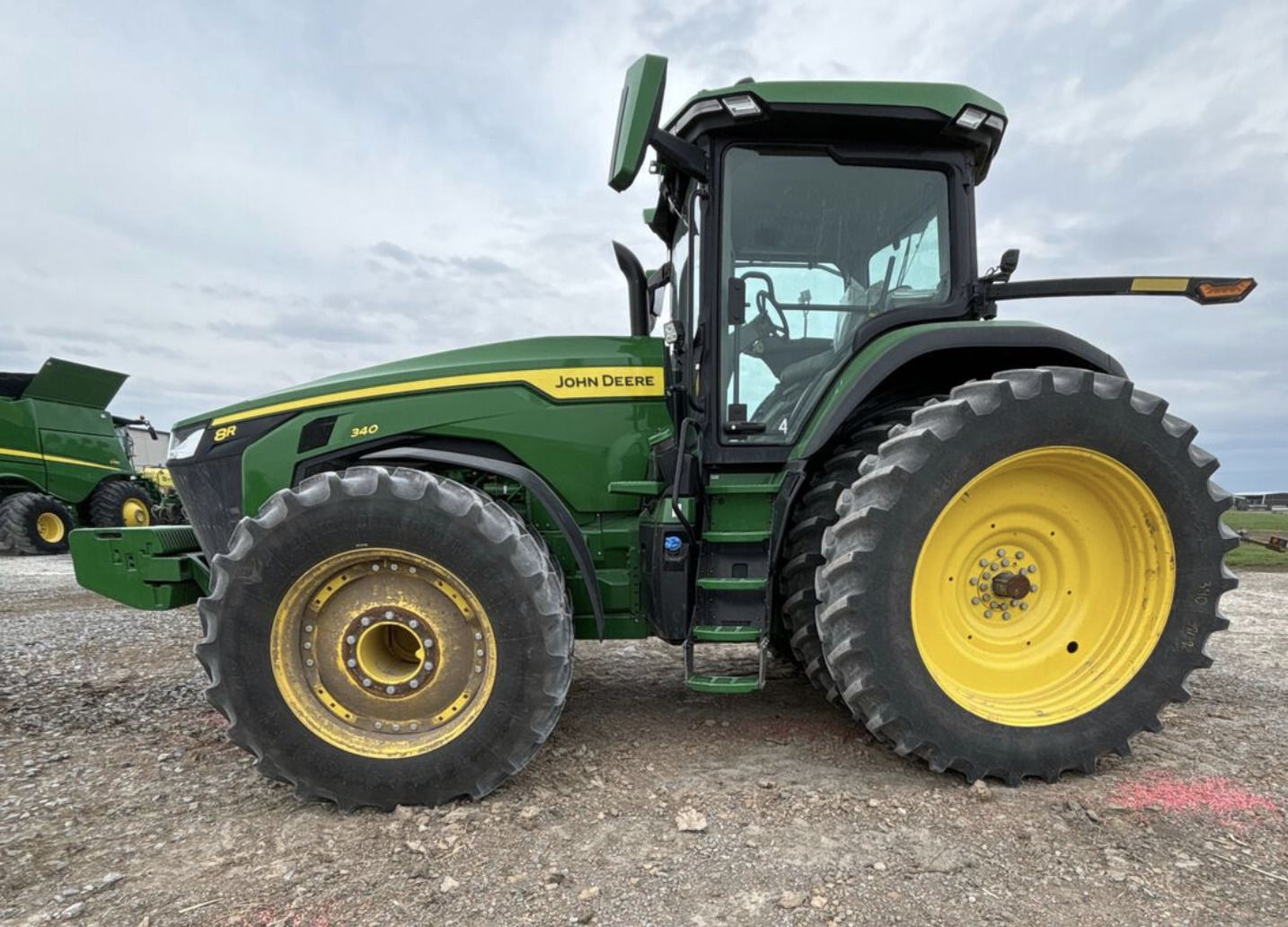 2023 John Deere 8R 340 Image