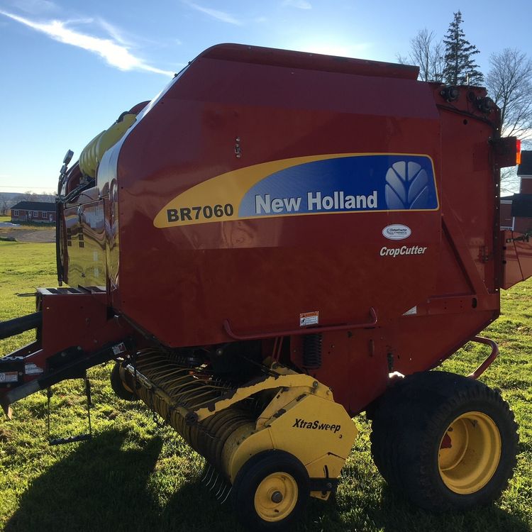 2009 New Holland BR7060