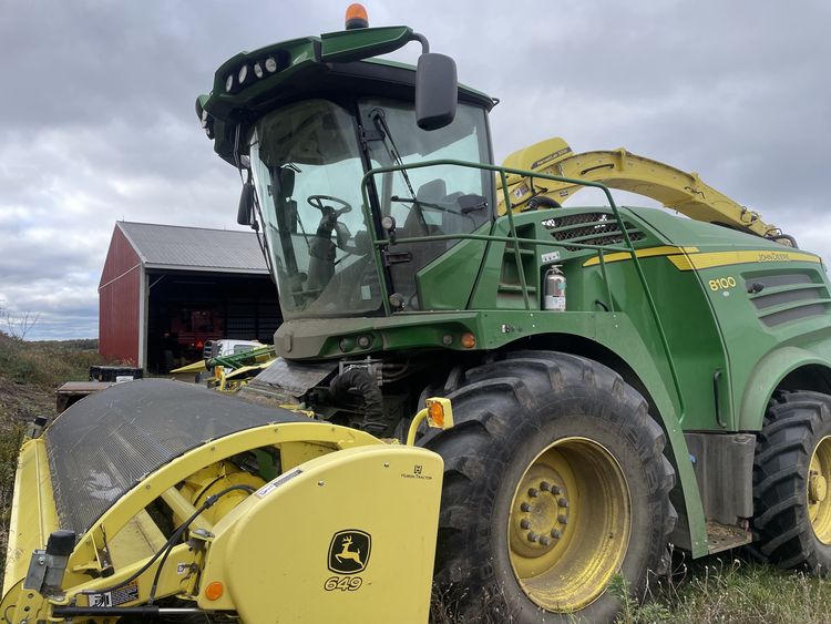 2016 John Deere 649 Image