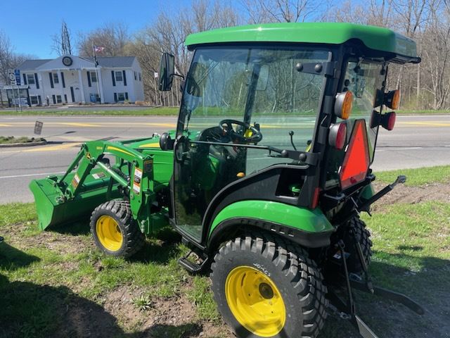 2022 John Deere 2025R