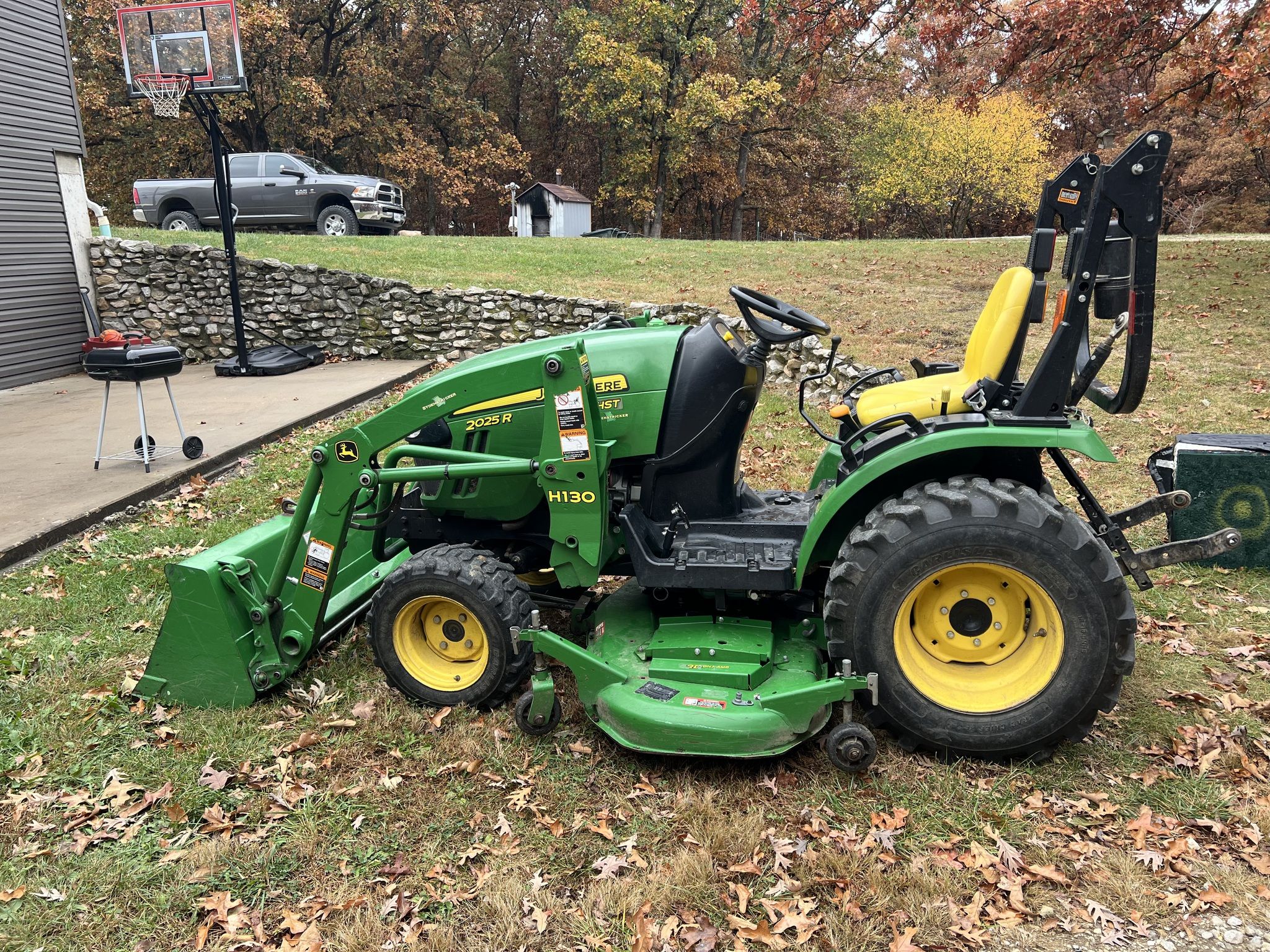 2015 John Deere 2025R Image