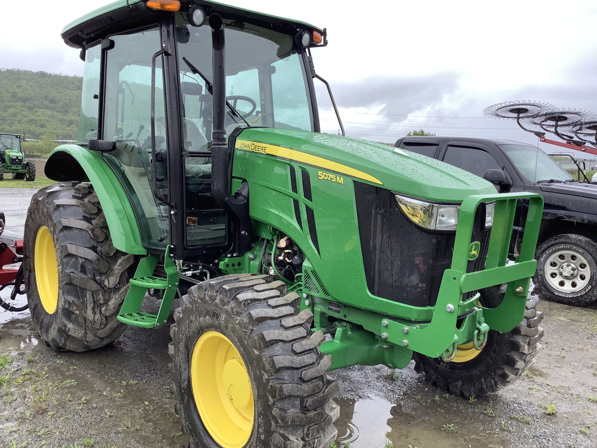 2017 John Deere 5075M