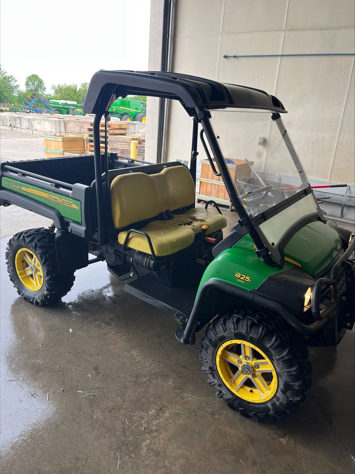 2012 John Deere XUV 825I GREEN