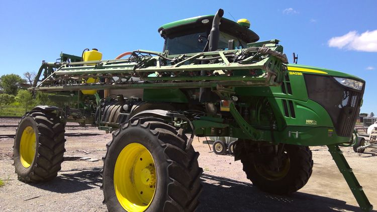 2018 John Deere R4038 Image