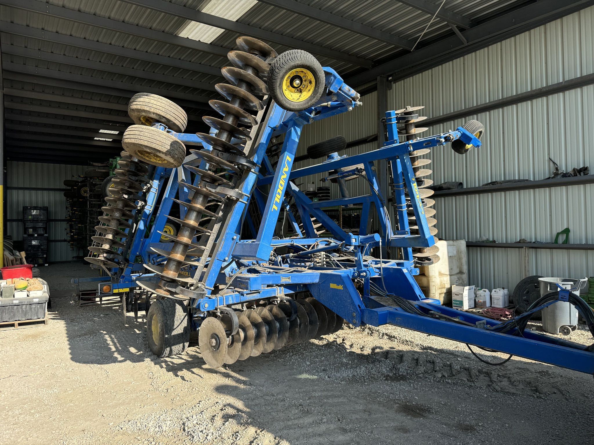 2011 Landoll 7431-33