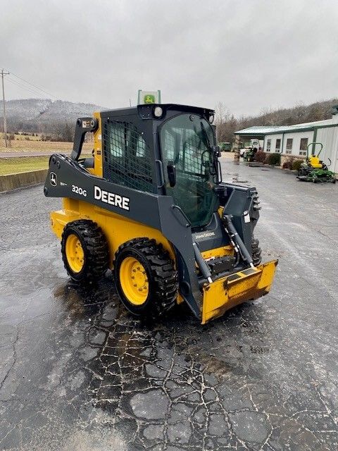 2020 John Deere 320G