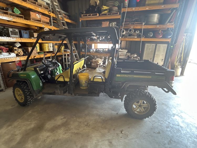 2013 John Deere XUV 825I S4 Image