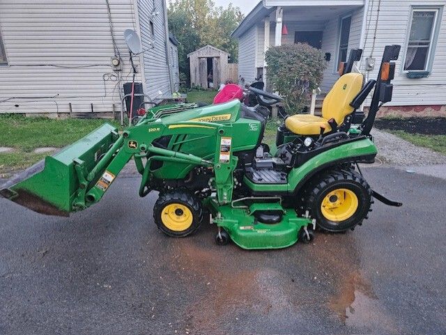 2021 John Deere 1025R