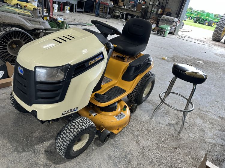 2010 Cub Cadet LTX1042