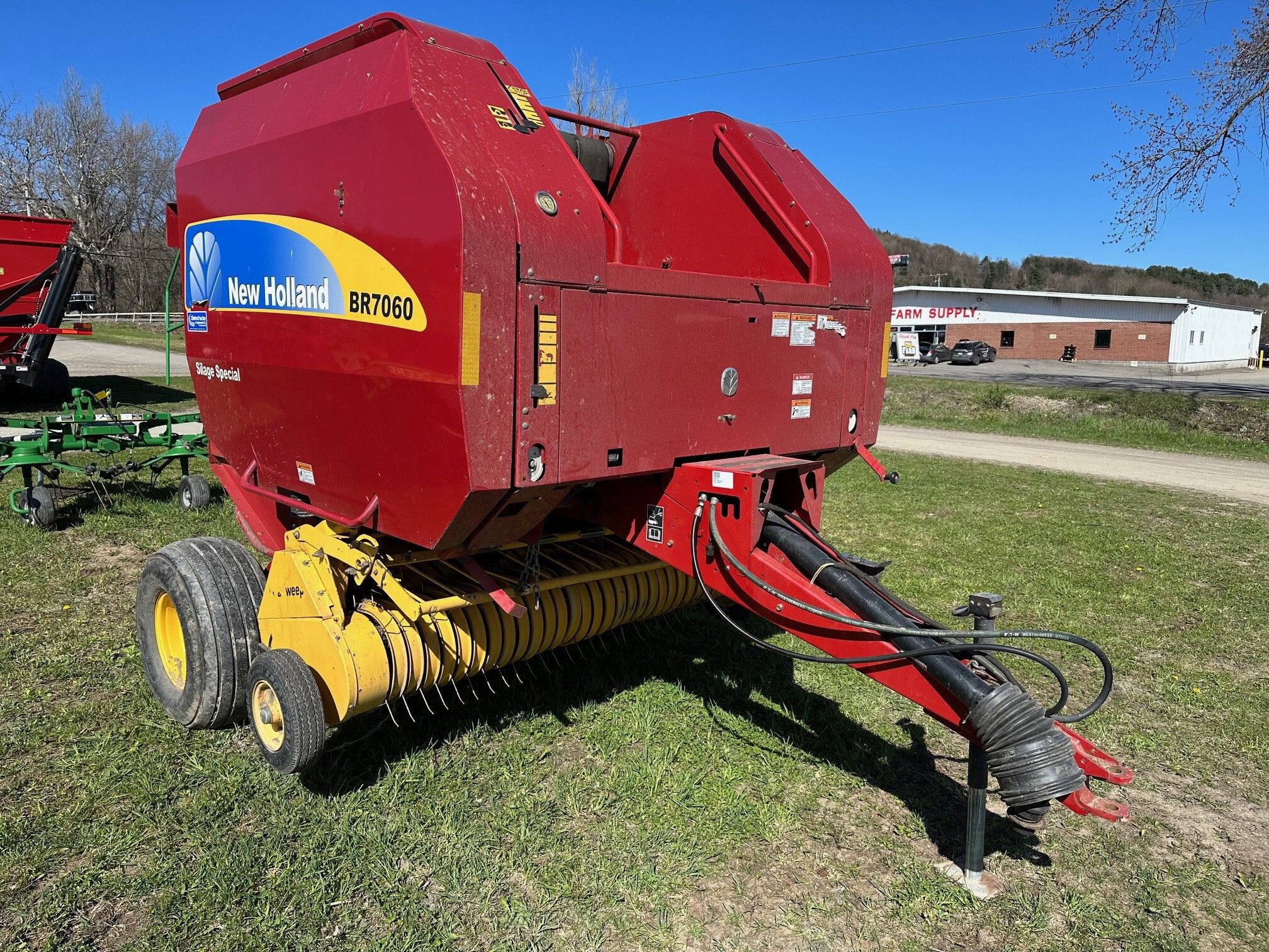 2011 New Holland BR7060 Image