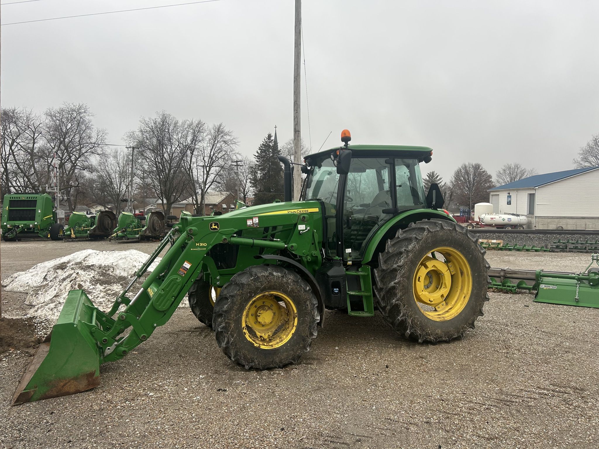 2018 John Deere 6135E Image