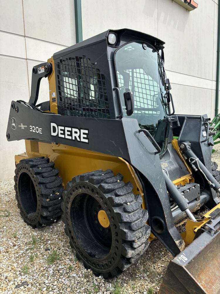 2016 John Deere 320E