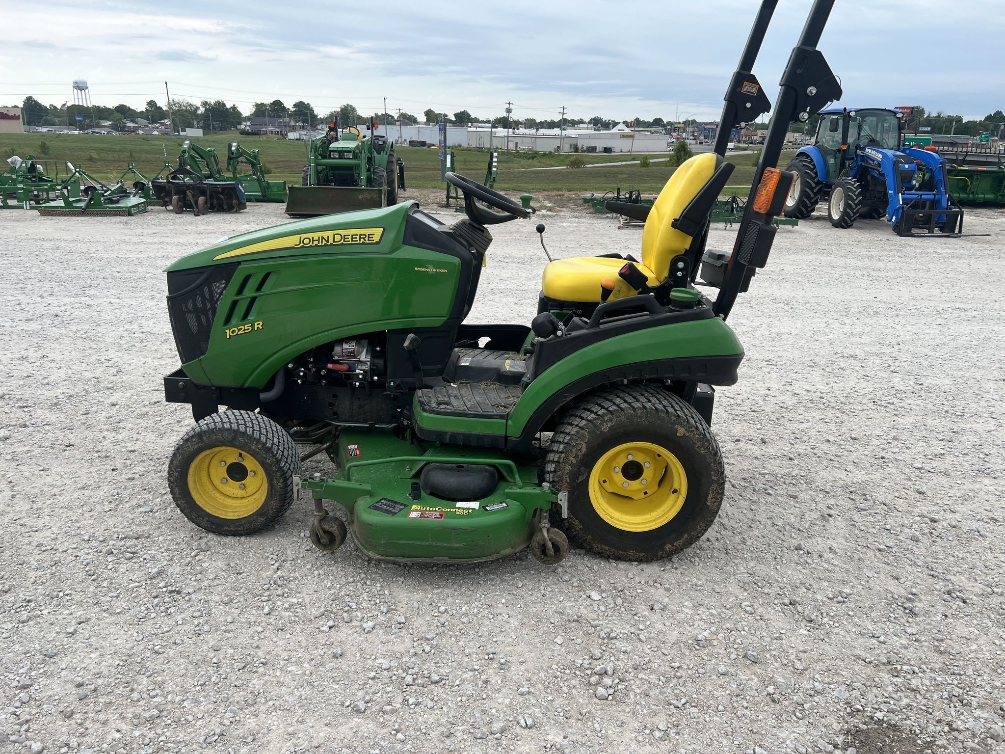 2017 John Deere 1025R