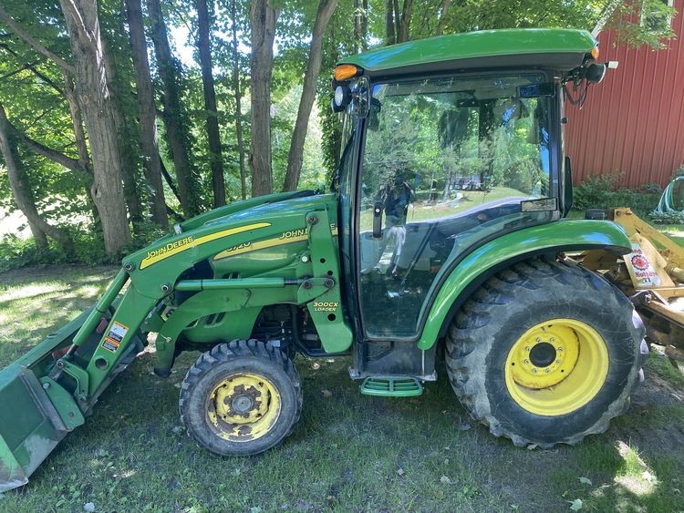 2012 John Deere 3720