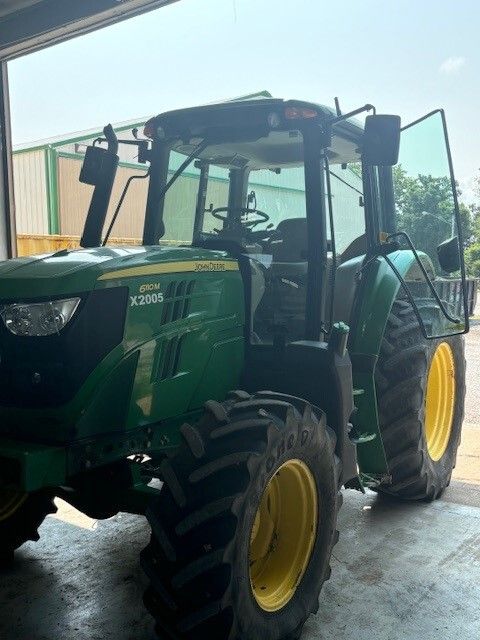 2019 John Deere 6110M