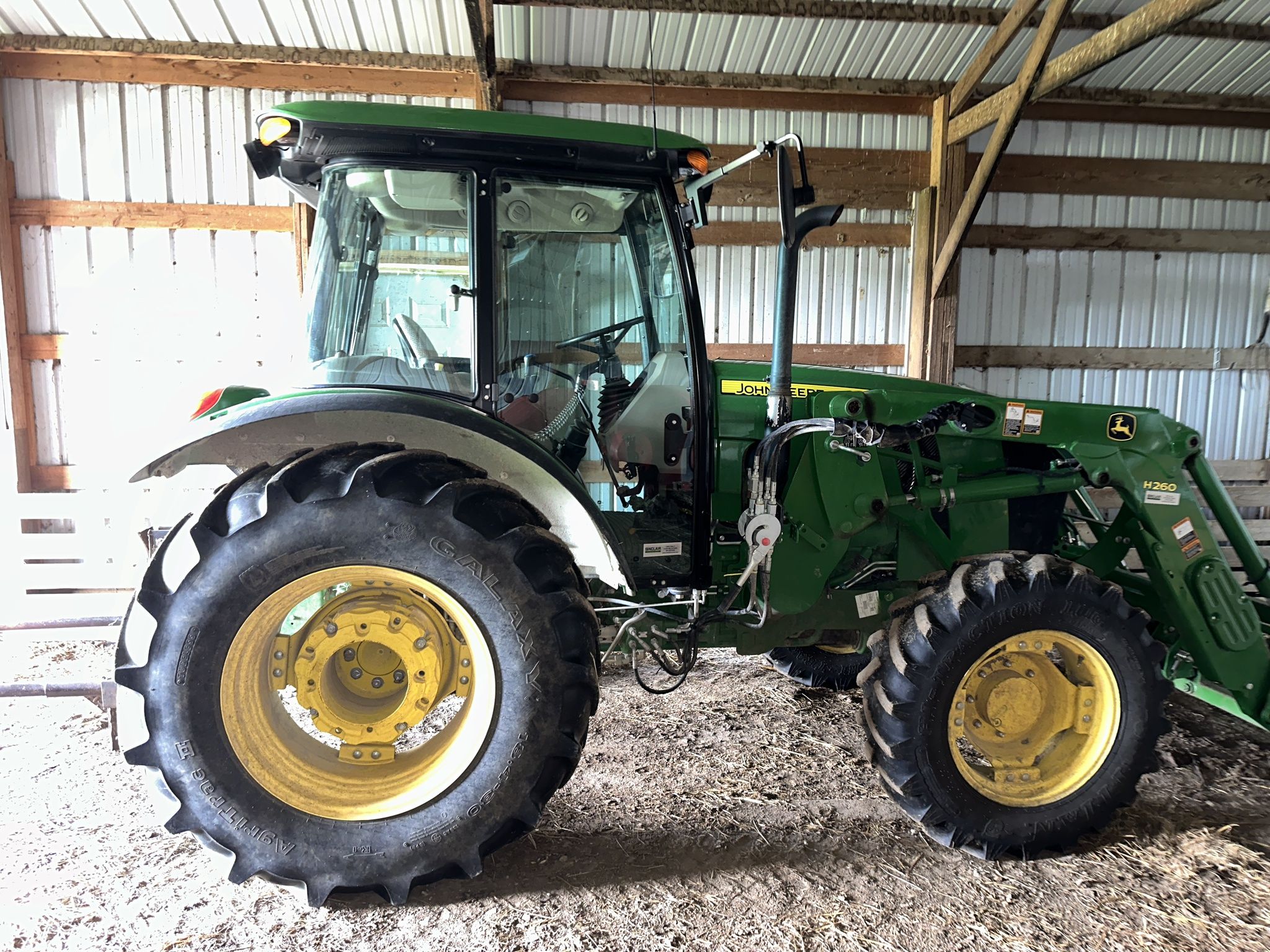 2015 John Deere 5100E