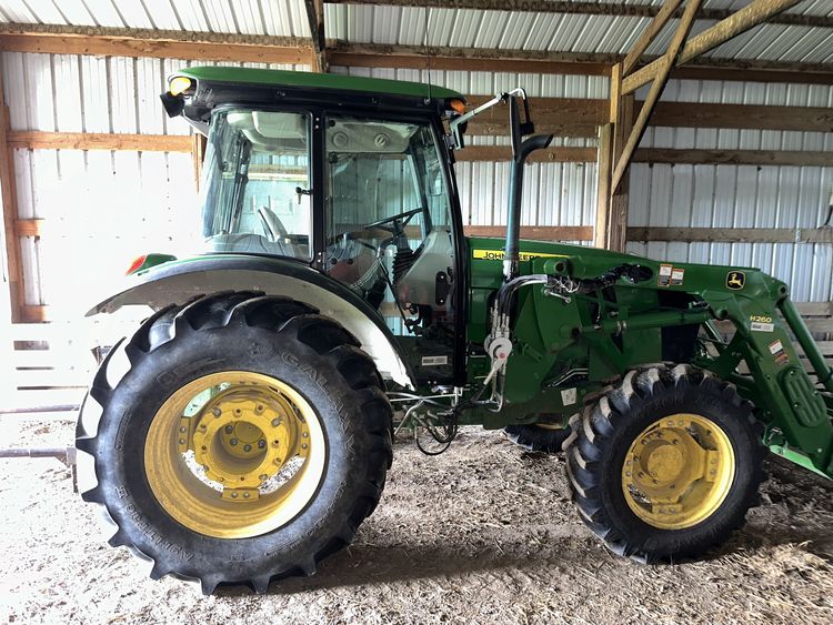 2015 John Deere 5100E