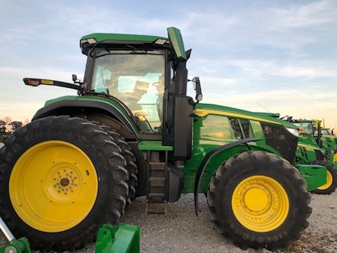 2021 John Deere 7R 210