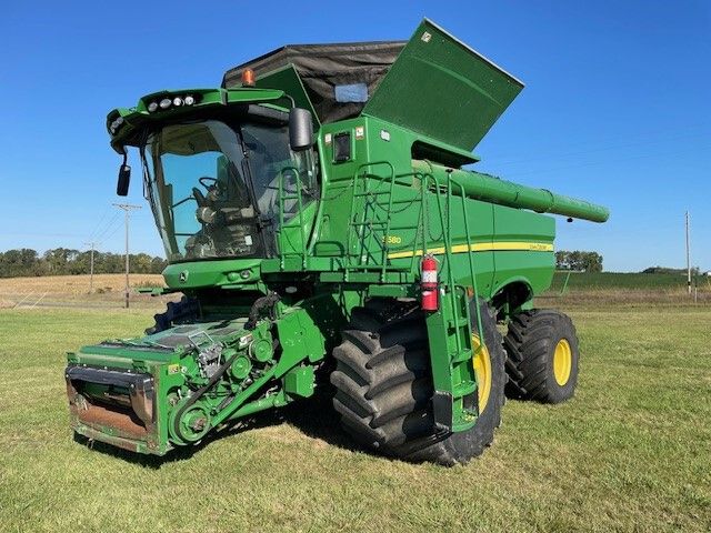 2014 John Deere S680 Image