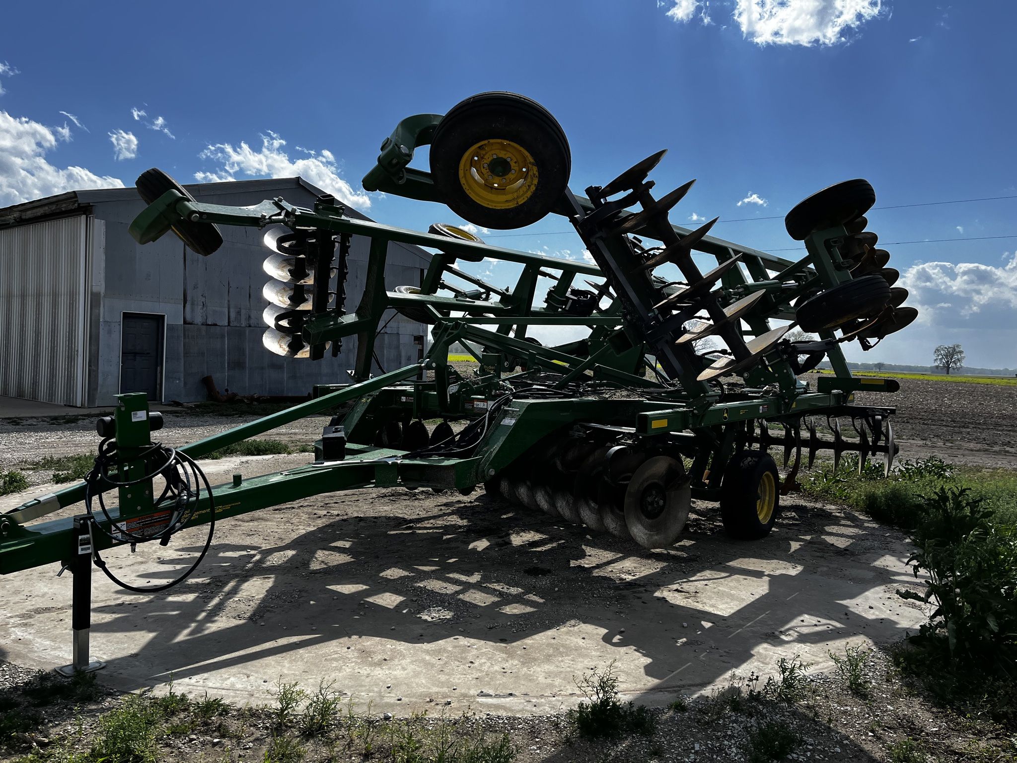 2022 John Deere 2720