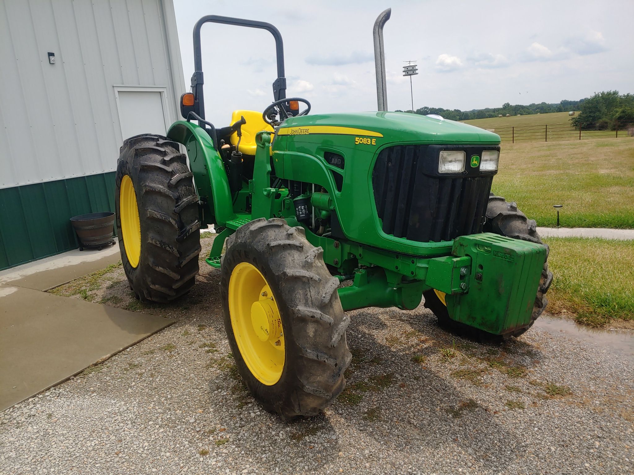 2013 John Deere 5083E Image