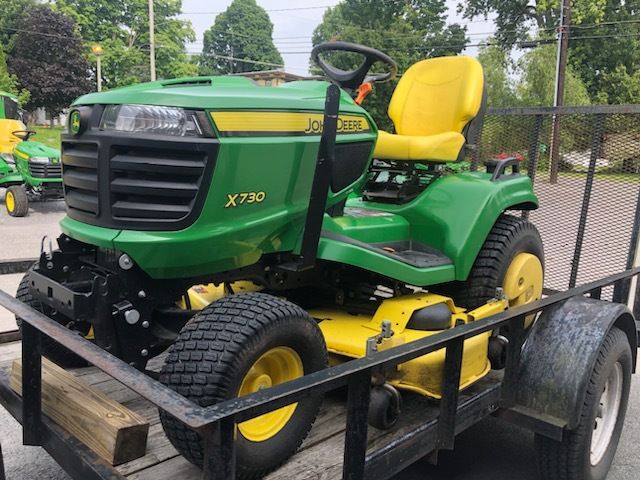 2016 John Deere X730