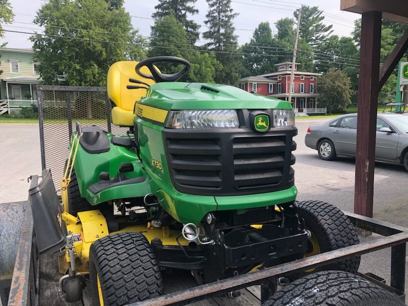 2016 John Deere X730