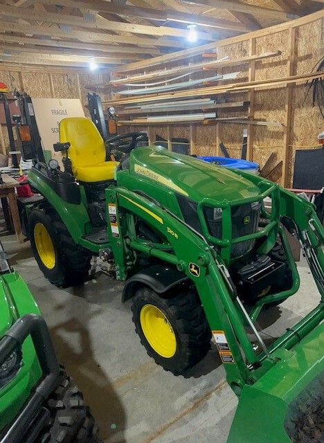 2018 John Deere 2025R Image