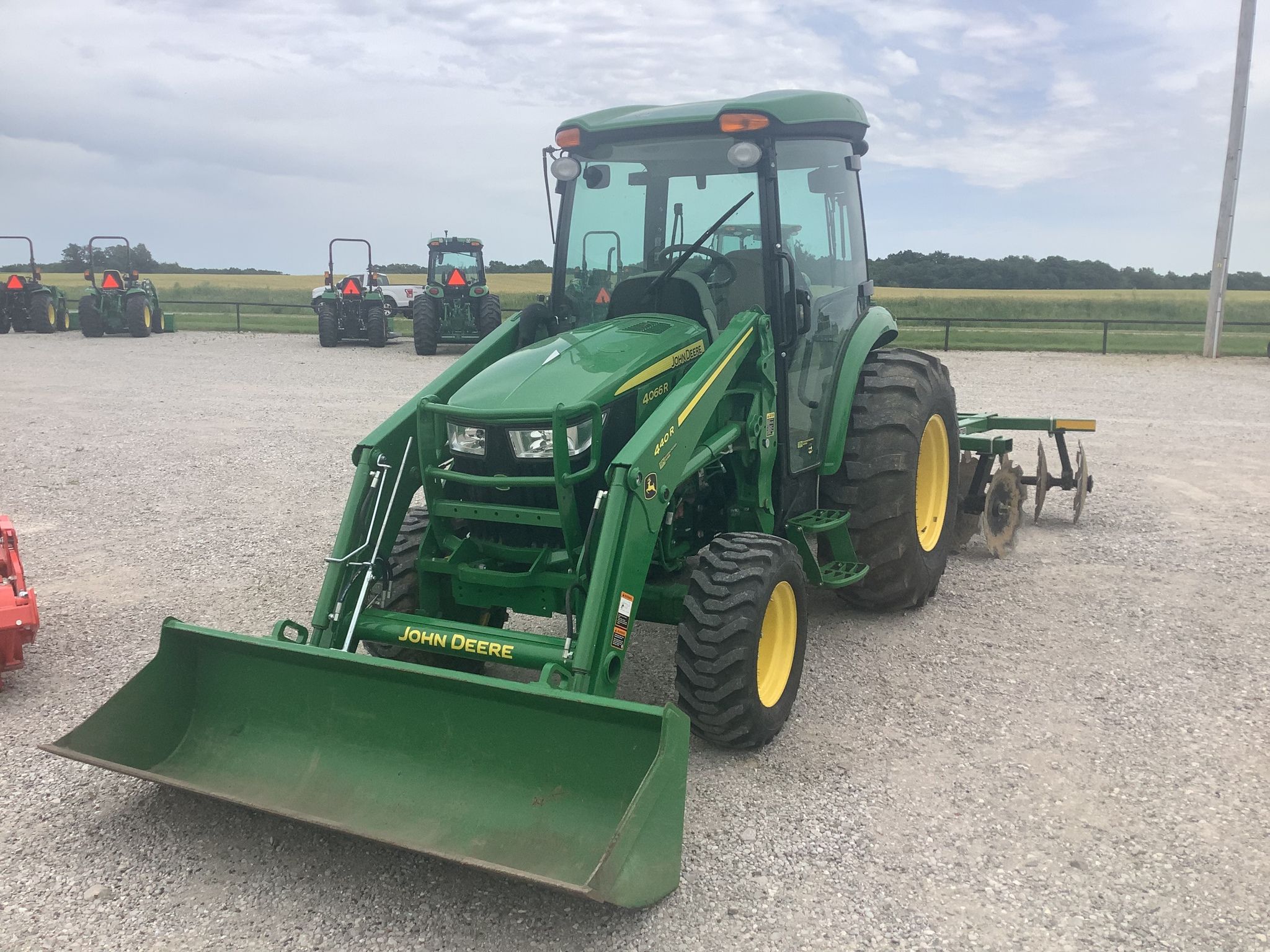 2019 John Deere 4066R