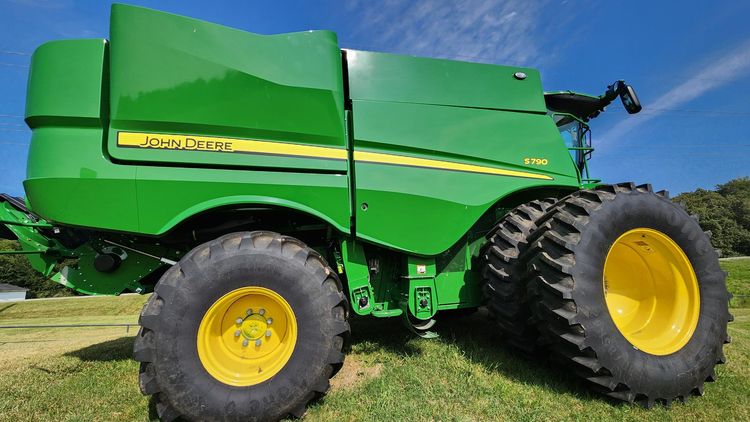 2023 John Deere S790