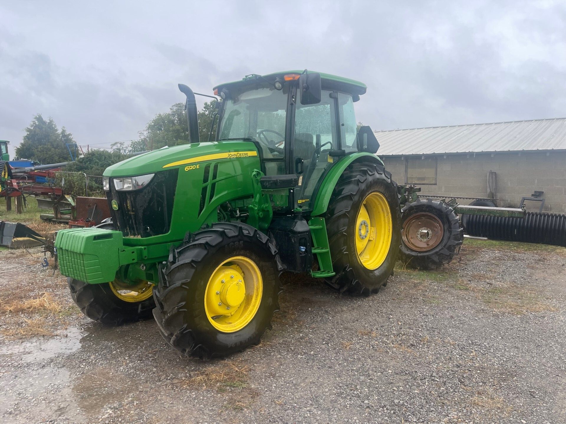 2022 John Deere 6120E